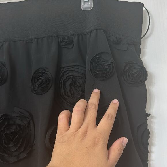 Stooshy black rosette flower skirt size L - Picture 2 of 4